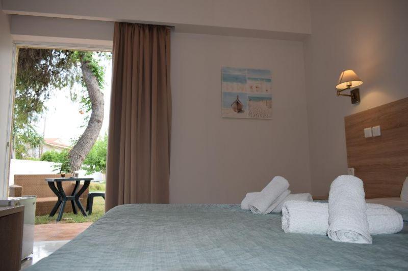 Marzi Beach And Bungalows Hotel Kokkonion Exterior photo