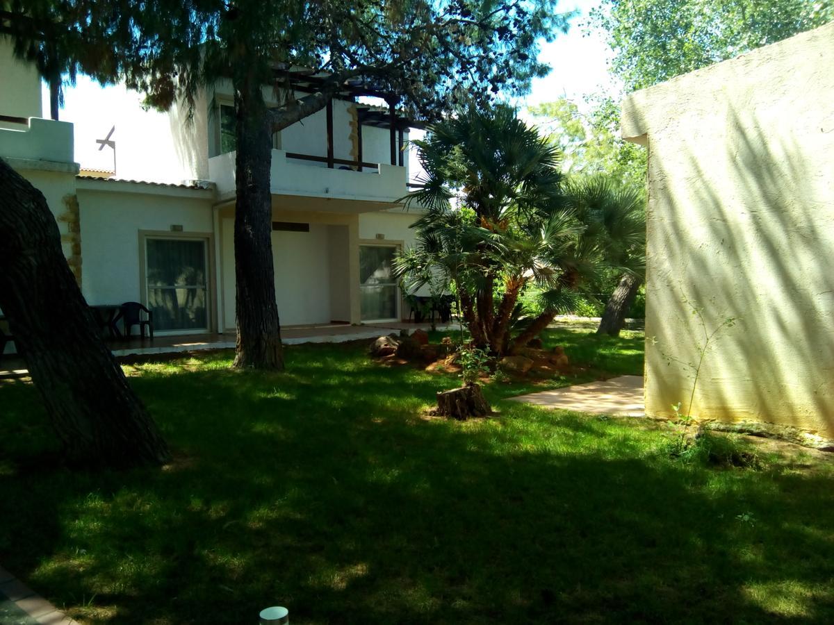 Marzi Beach And Bungalows Hotel Kokkonion Exterior photo