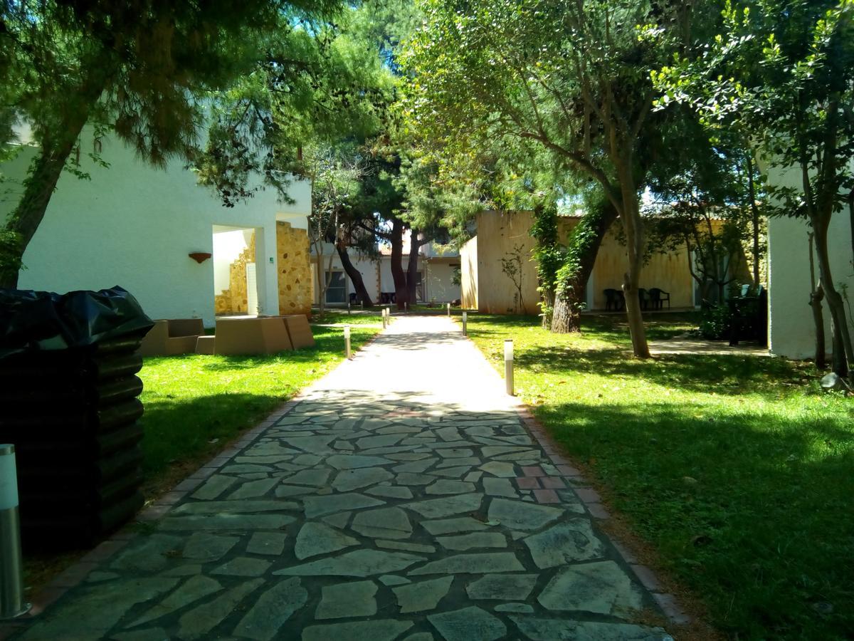 Marzi Beach And Bungalows Hotel Kokkonion Exterior photo