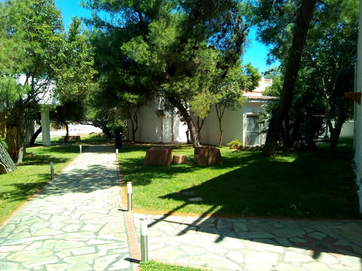 Marzi Beach And Bungalows Hotel Kokkonion Exterior photo